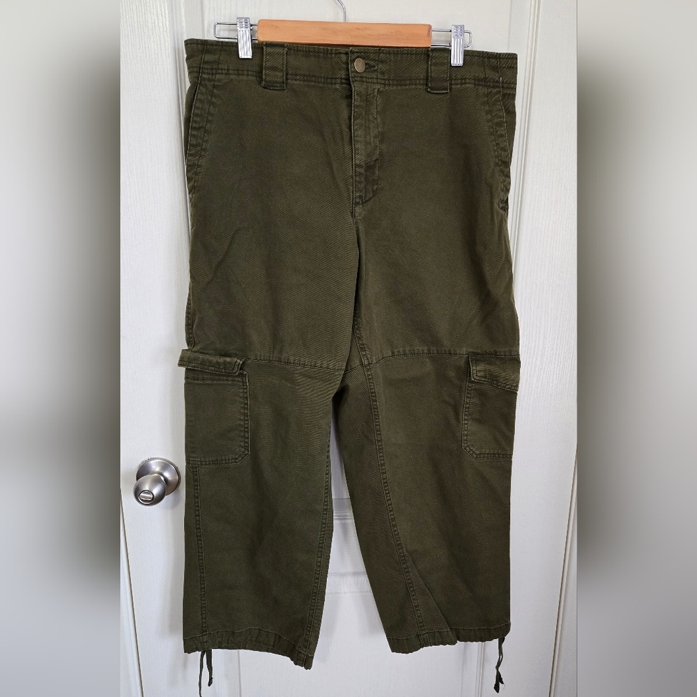 Old Navy Capri Cargo Pants